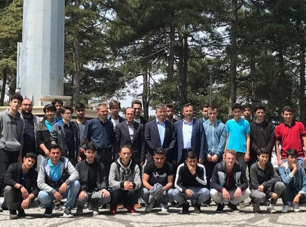 19 Mayıs Gençlik ve Spor Bayramı Etkinliği Kapsamında Yuvacık Servetiye Şehitliği Ziyareti
