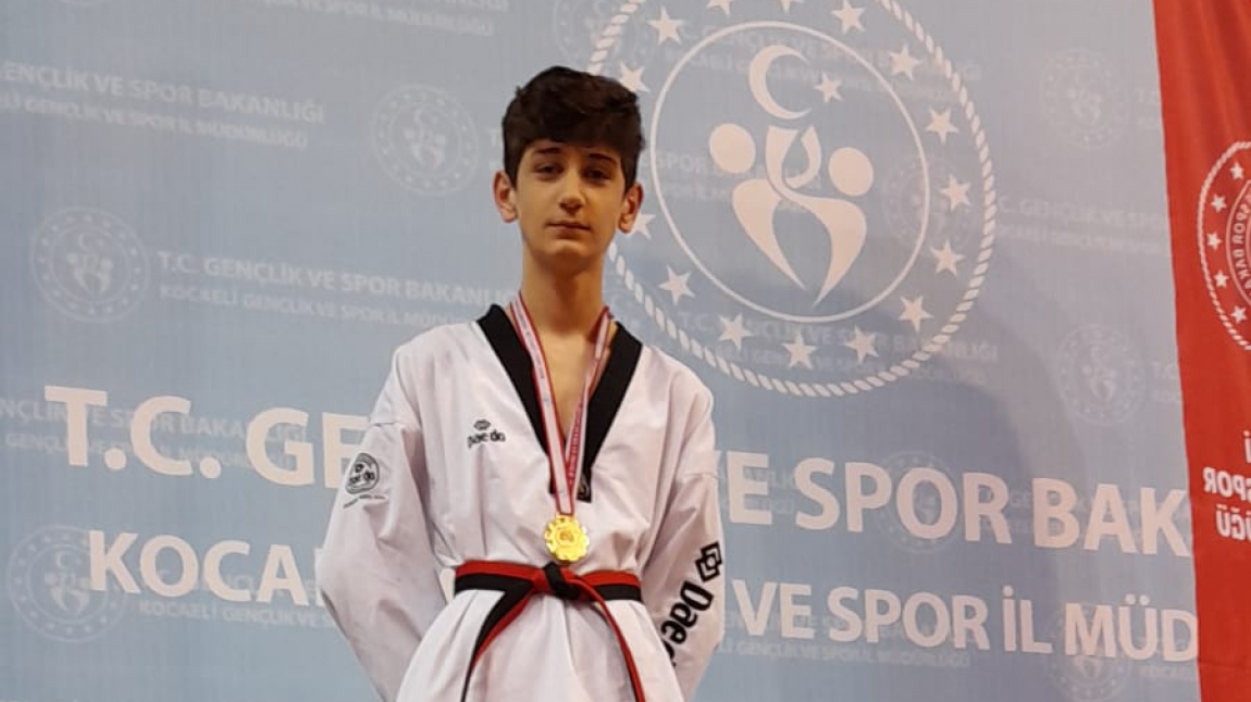 Öğrencimiz Hamaz Uzun  Taekwondo Anadolu Yıldızlar Ligi (ANALİG) İl Seçmesi 65 kg'da  İl Birincisi Oldu